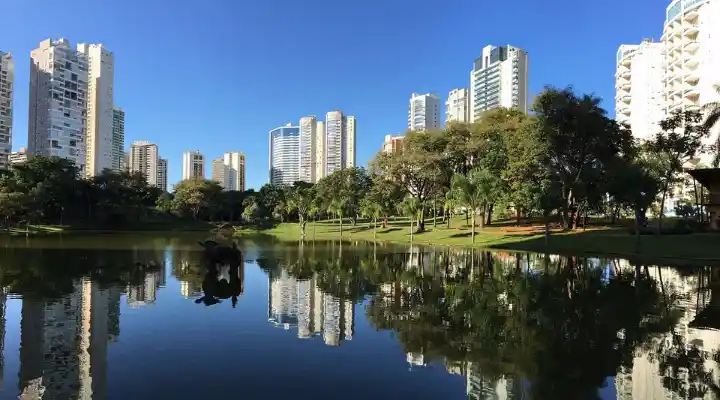 Parque Flamboyant em Goiânia-GO