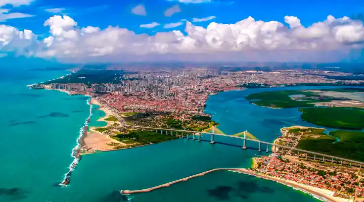 vista aérea da Ponte Newton Navarro e praia do Forte Natal-RN